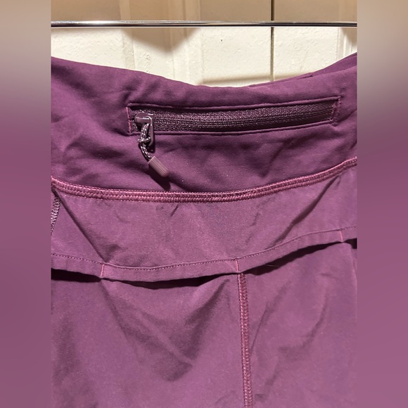 Lululemon Speed Up Short 2.5” in Cassis , size 6 - Picture 9 of 11